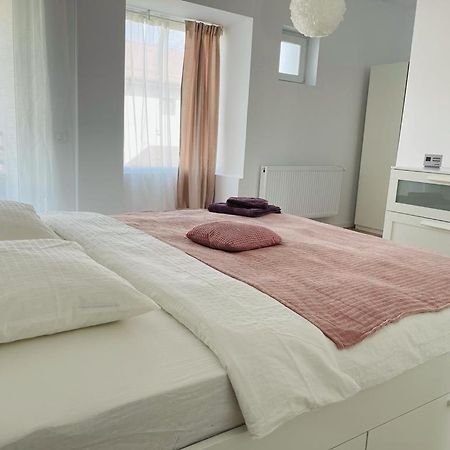 Galaxy Residence Villa Otopeni Bagian luar foto