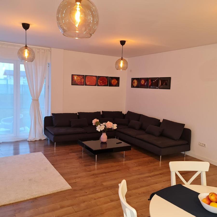 Galaxy Residence Villa Otopeni Bagian luar foto