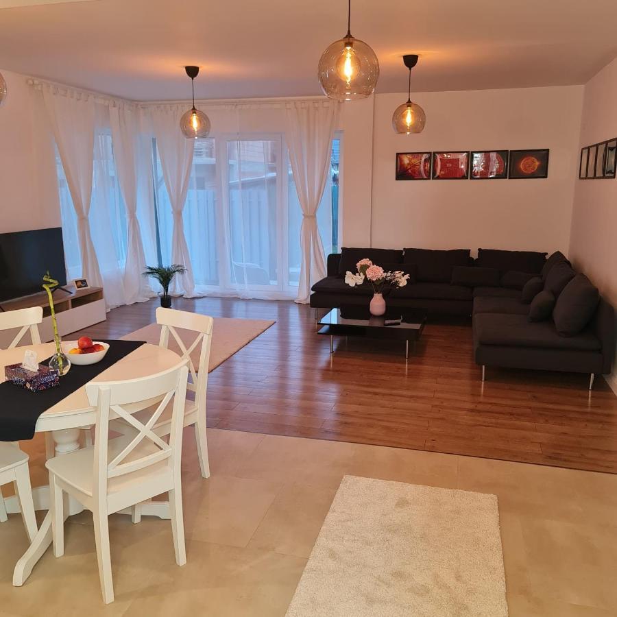 Galaxy Residence Villa Otopeni Bagian luar foto
