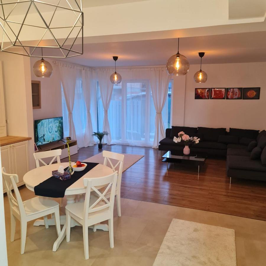Galaxy Residence Villa Otopeni Bagian luar foto