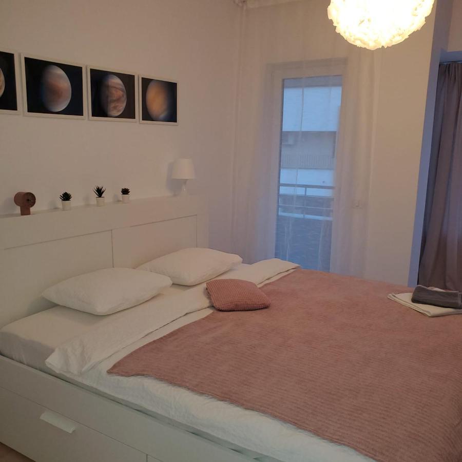 Galaxy Residence Villa Otopeni Bagian luar foto
