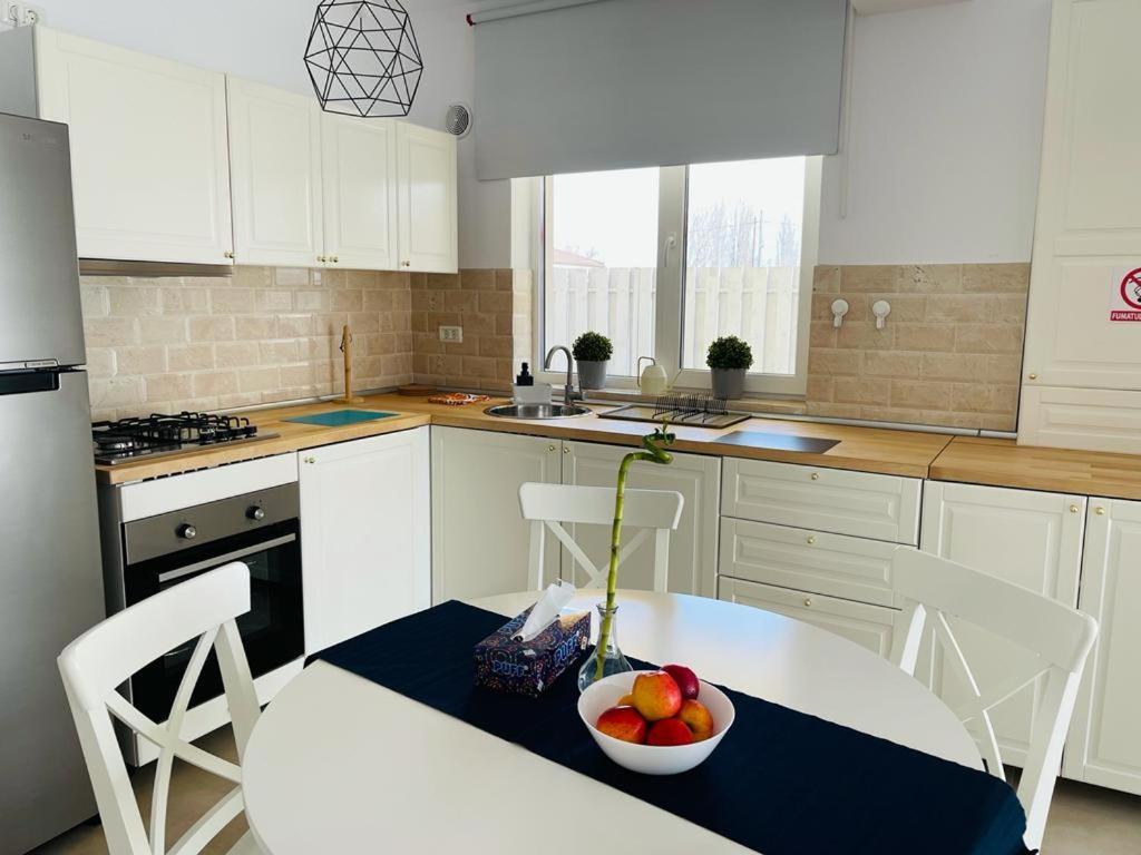Galaxy Residence Villa Otopeni Bagian luar foto
