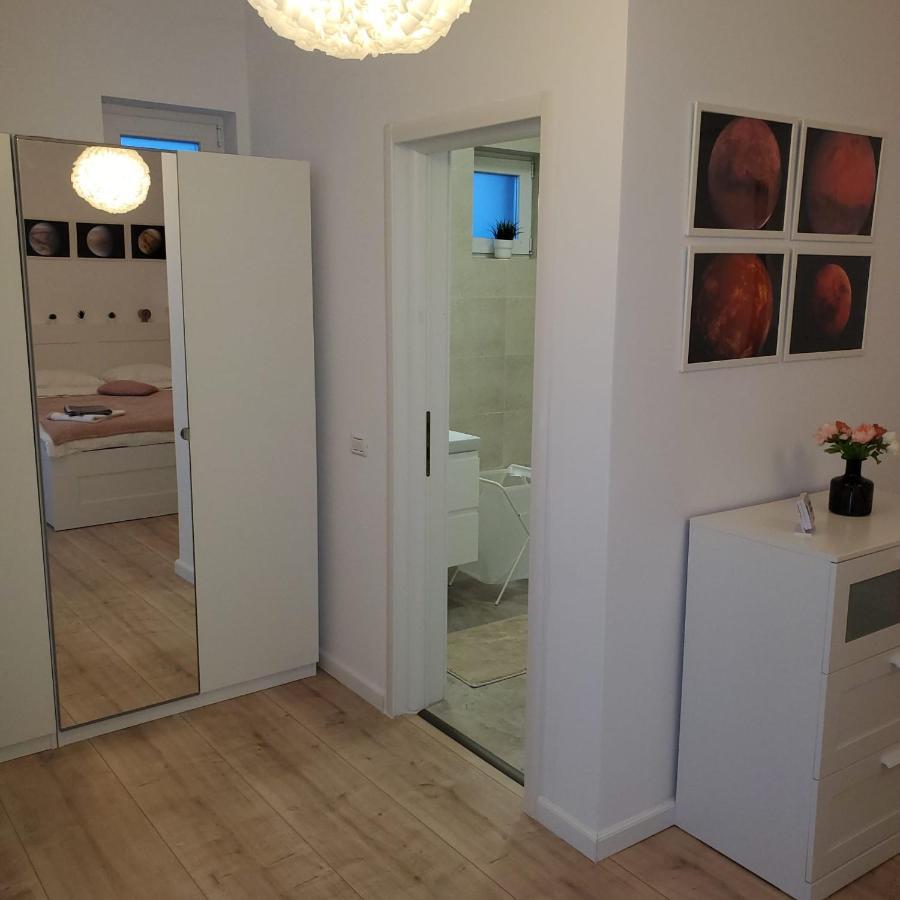 Galaxy Residence Villa Otopeni Bagian luar foto
