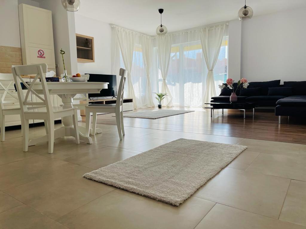 Galaxy Residence Villa Otopeni Bagian luar foto