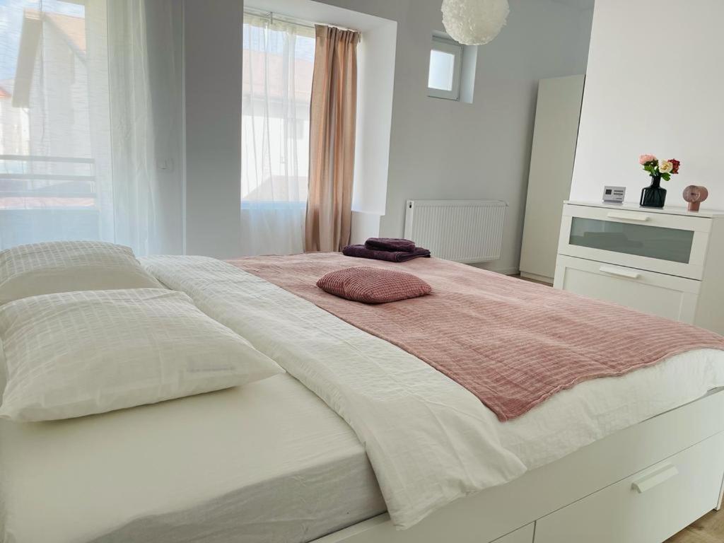 Galaxy Residence Villa Otopeni Bagian luar foto